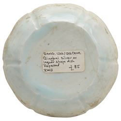 Chinese Song dynasty Qingbai petal shape shallow dish with unglazed border D11cm