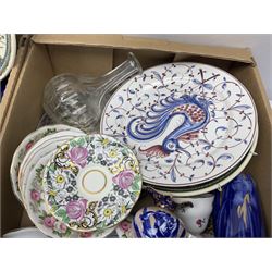 Small Royal Doulton vase, Colclough tea wares and other ceramics and collectables, in two boxes 