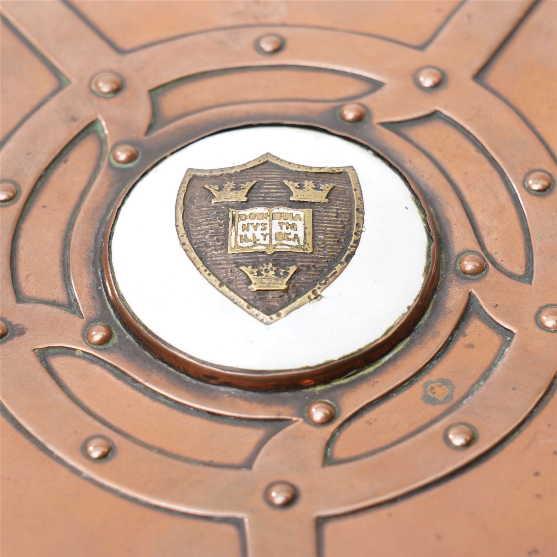 Albert Edward Jones (1878-1954) Arts & Crafts period copper box, the cover with inlaid brass Oxford University coat of arms, 11cm x 15cm 