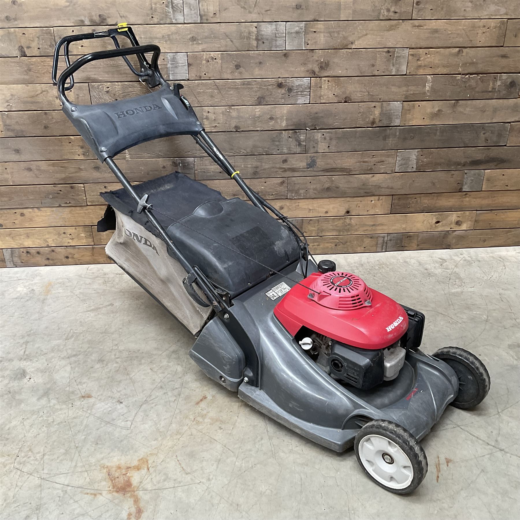 Honda Easy Start petrol lawn mower 