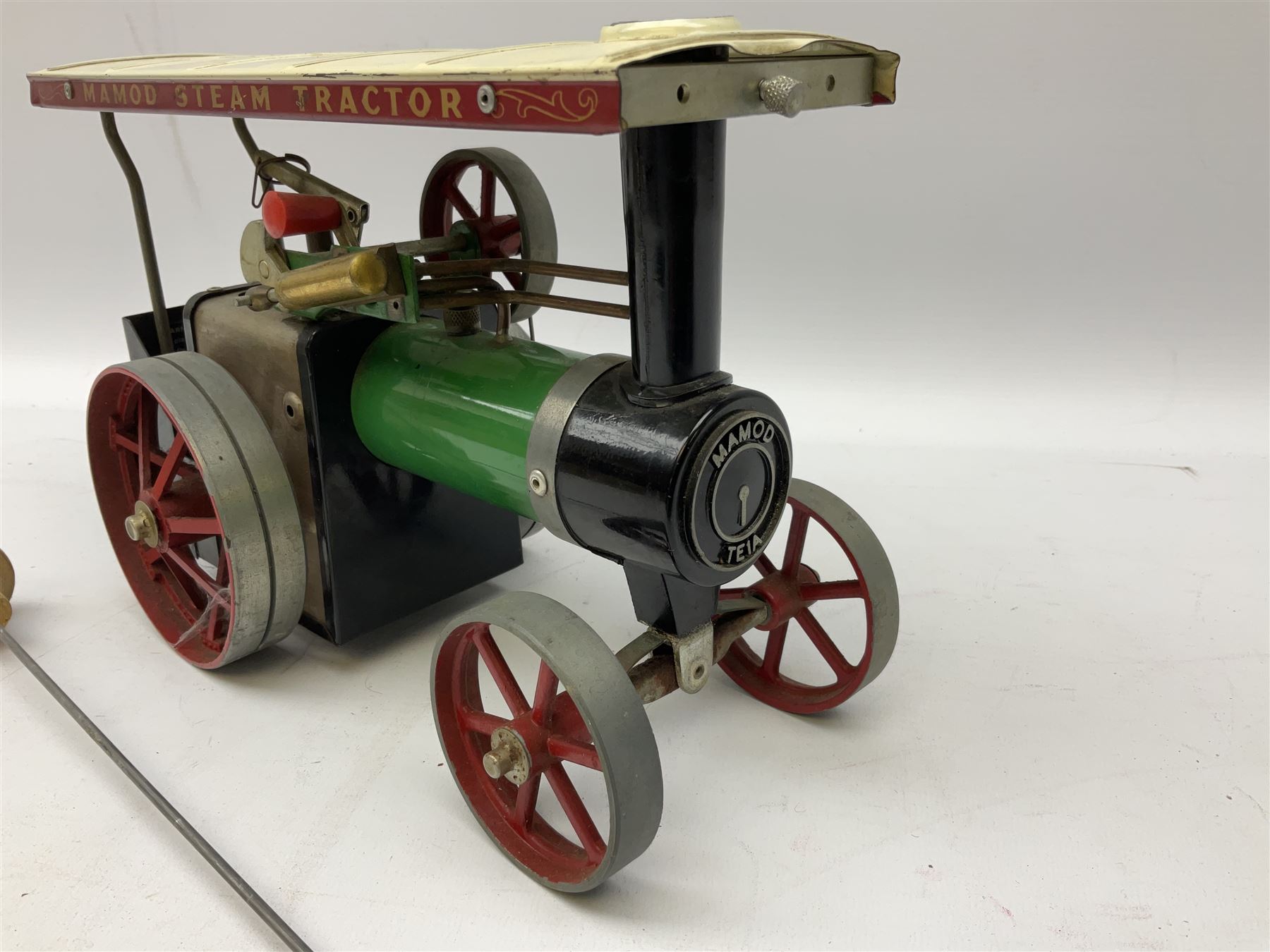 Mamod TE1A Steam Traction Engine with steering rod; unboxed.