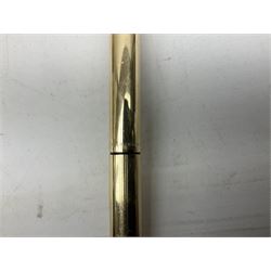 Gold plated Parker pen, with reeded decoration and an arrow clip