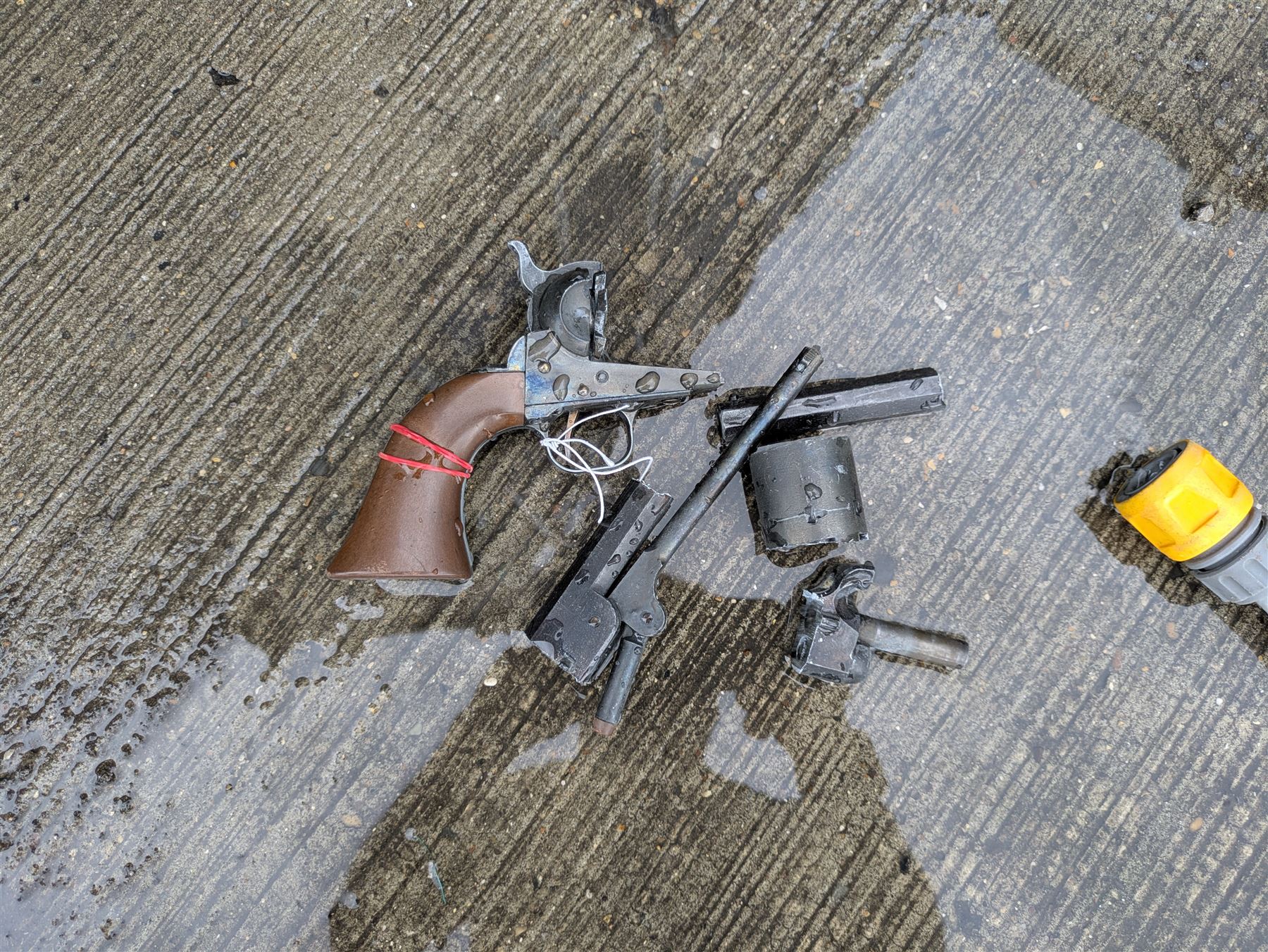Modern Replica Models Japan non-firing copy of an 1851 Navy percussion cap revolver, .36 cal, boxed with paperwork, L31cm - Disposed 25.06.25 - Notified 24.07.25
