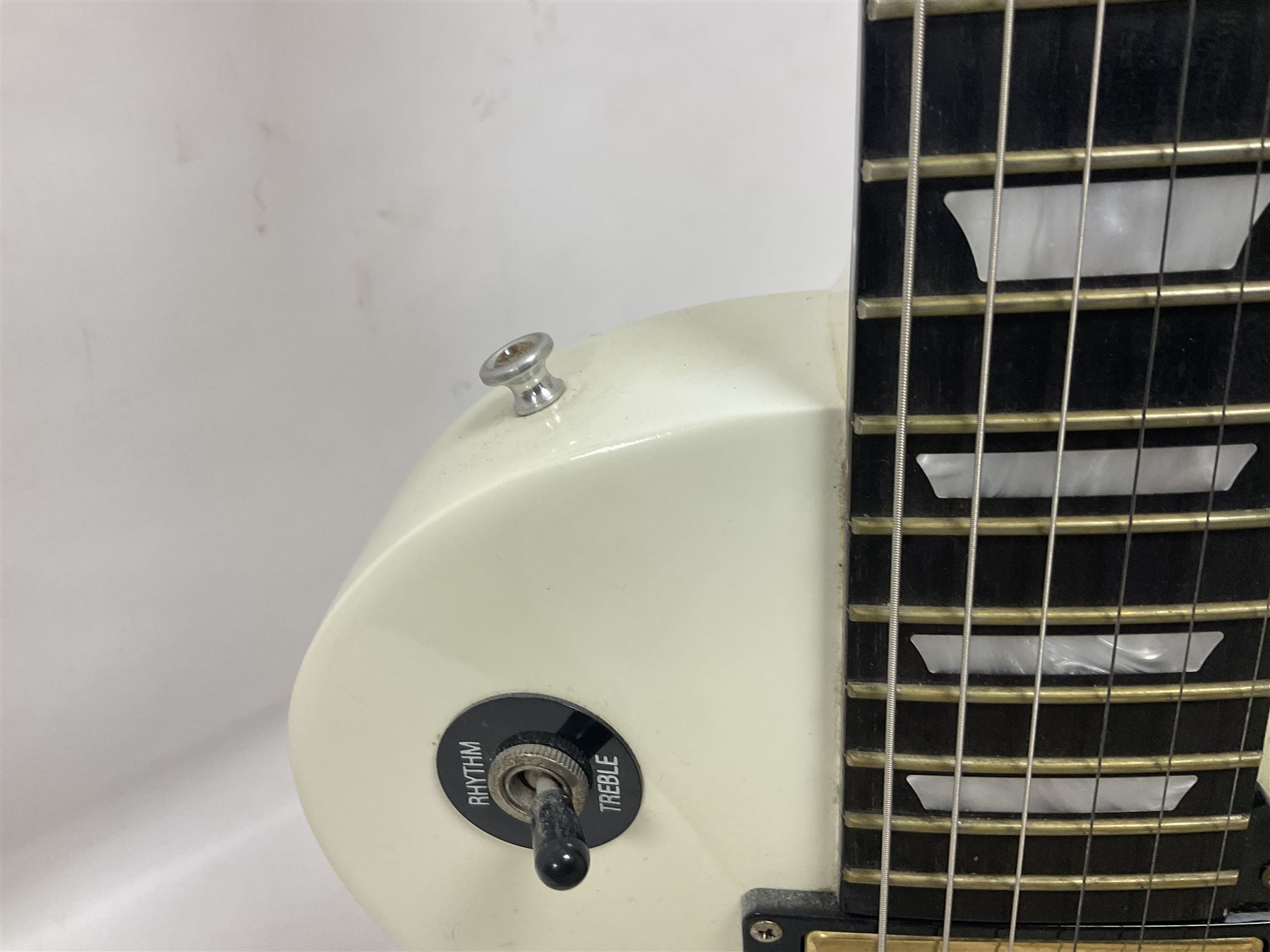 2010 Gibson Les Paul studio guitar, serial no101500537 in white finish with gold and pale green hardware, in Auden soft carry case, guitar L100cm