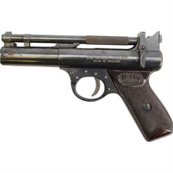 
Webley Premier .22 air pistol, batch 181, Series D with 5 pin trigger block, the air chamber marked The Webley Premier, Made in England, Webley & Scott Ltd. Birmingham, with brown checkered grip, H14cm, L19cm