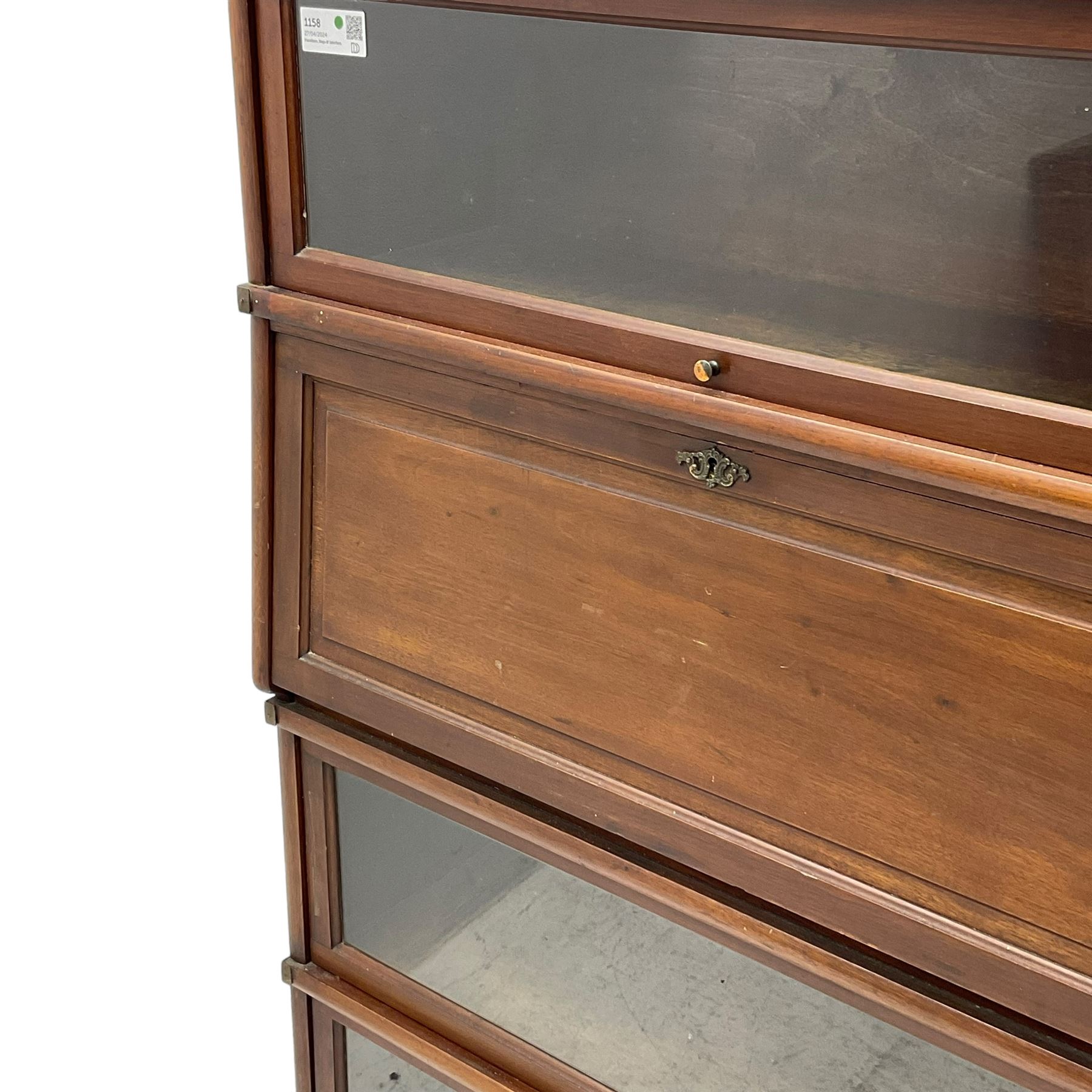 Globe Wernicke early 20th century mahogany fourtier stacking library bookcase, three glazed