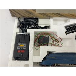 Hornby '00' gauge - The Blue Streak train set with Class A4 4-6-2 locomotive 'Sir Nigel Gresley' with tender, three teak effect coaches, track and controller; boxed