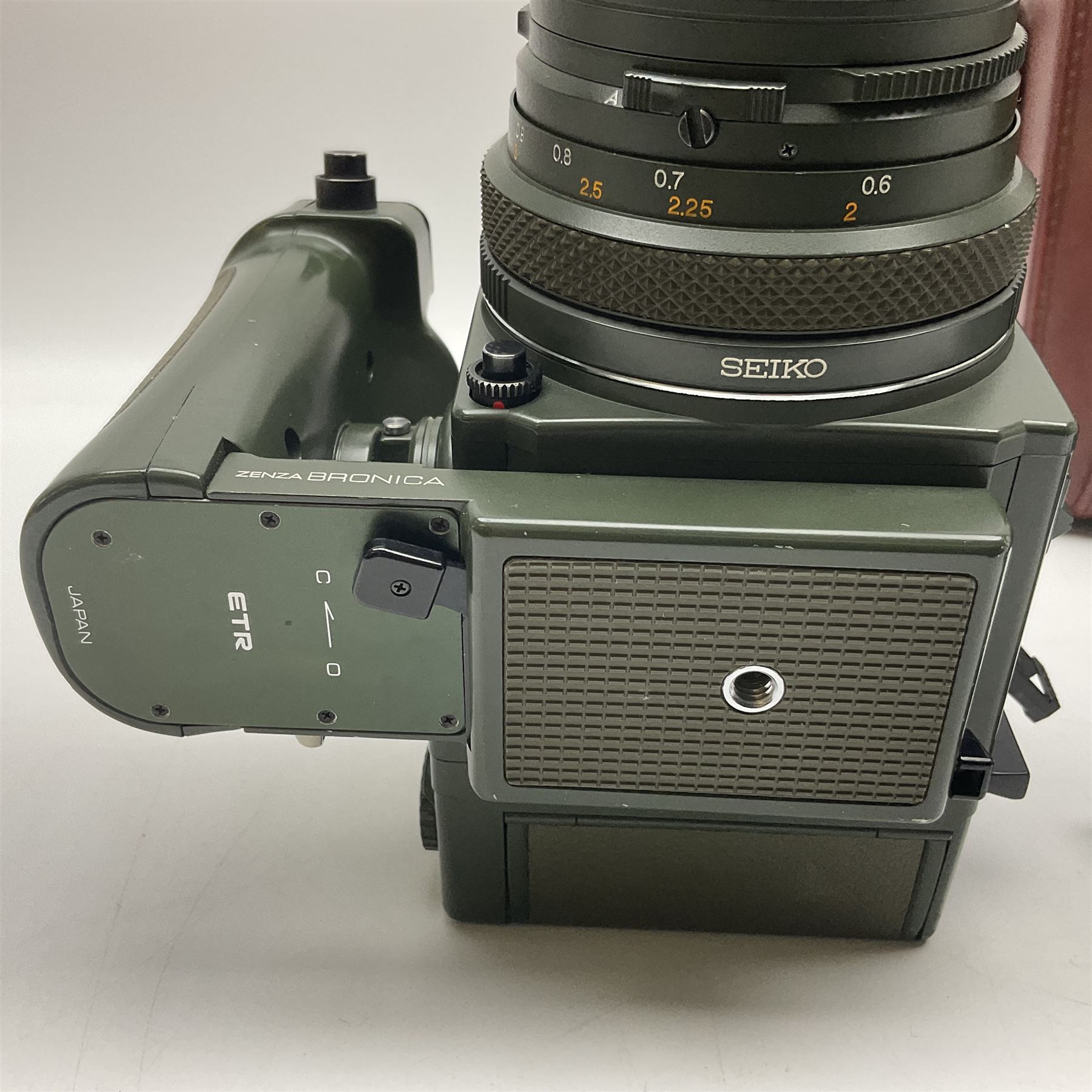 Zenza Bronica ETRS camera body | Cameras, Photography