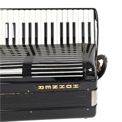 Hohner Bariton 371 basso piano accordion, with 37 keys, in black gloss finish, with carry stap and hard case
