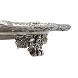 Victorian silver waiter in the Classical Revival style, the pierced border featuring a frieze of masks, lions, cornucopia and fruiting vines within a folded laurel rim, the centre engraved with phoenix, swag and scrolling foliage, on three lion paw feet by Mappin & Webb (John Newton Mappin), London 1898, approx 16.8oz