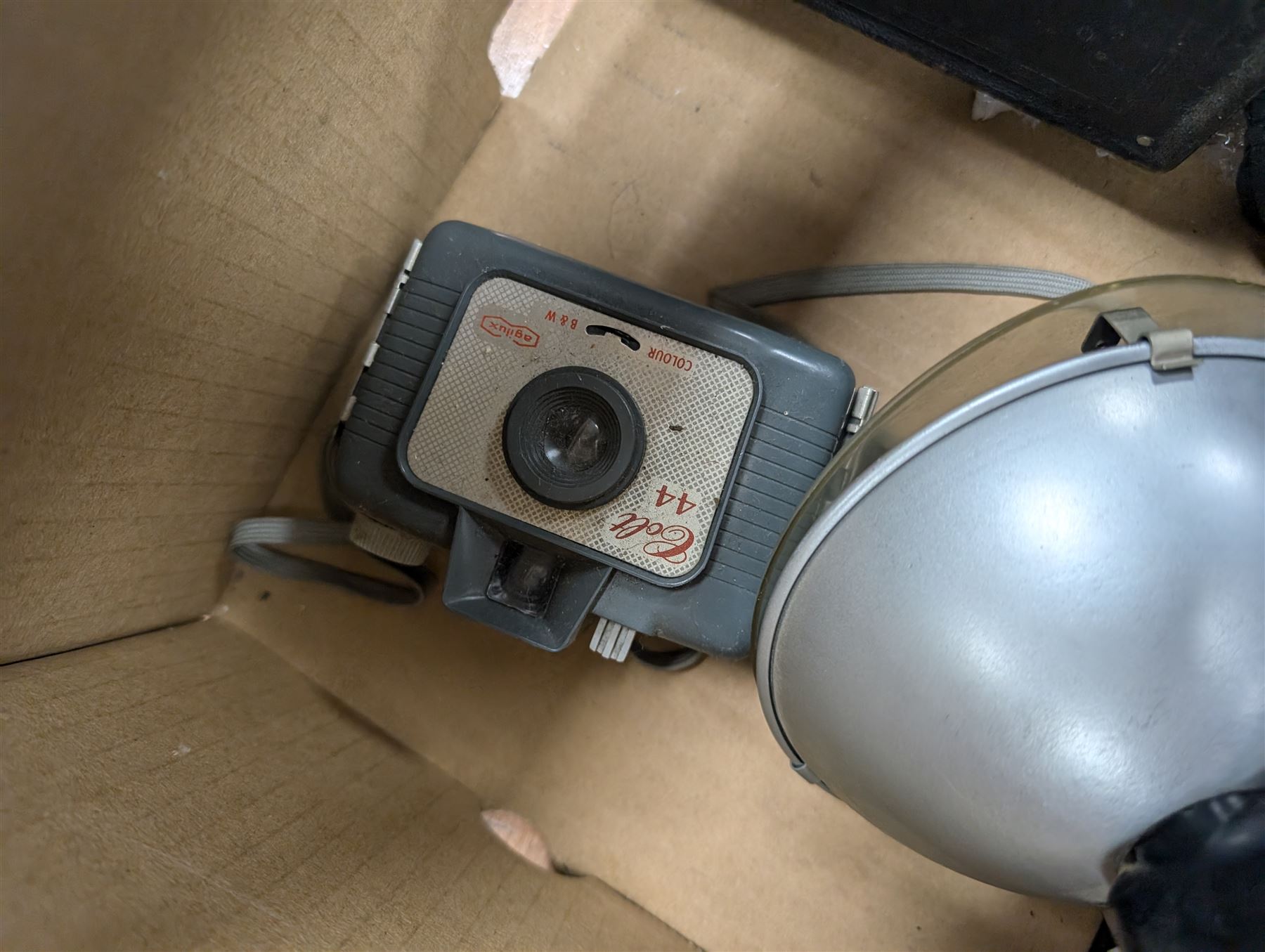 Collection of vintage cameras, including Minolta Hi-Matic 7S, No.2 C. Ensignette Deluxe, Zeiss Ikon etc