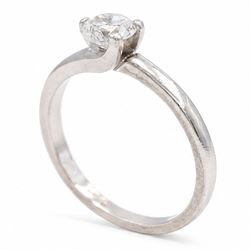 Platinum single stone diamond crossover ring, single round brilliant cut diamond of 0.50 carat, hallmarked