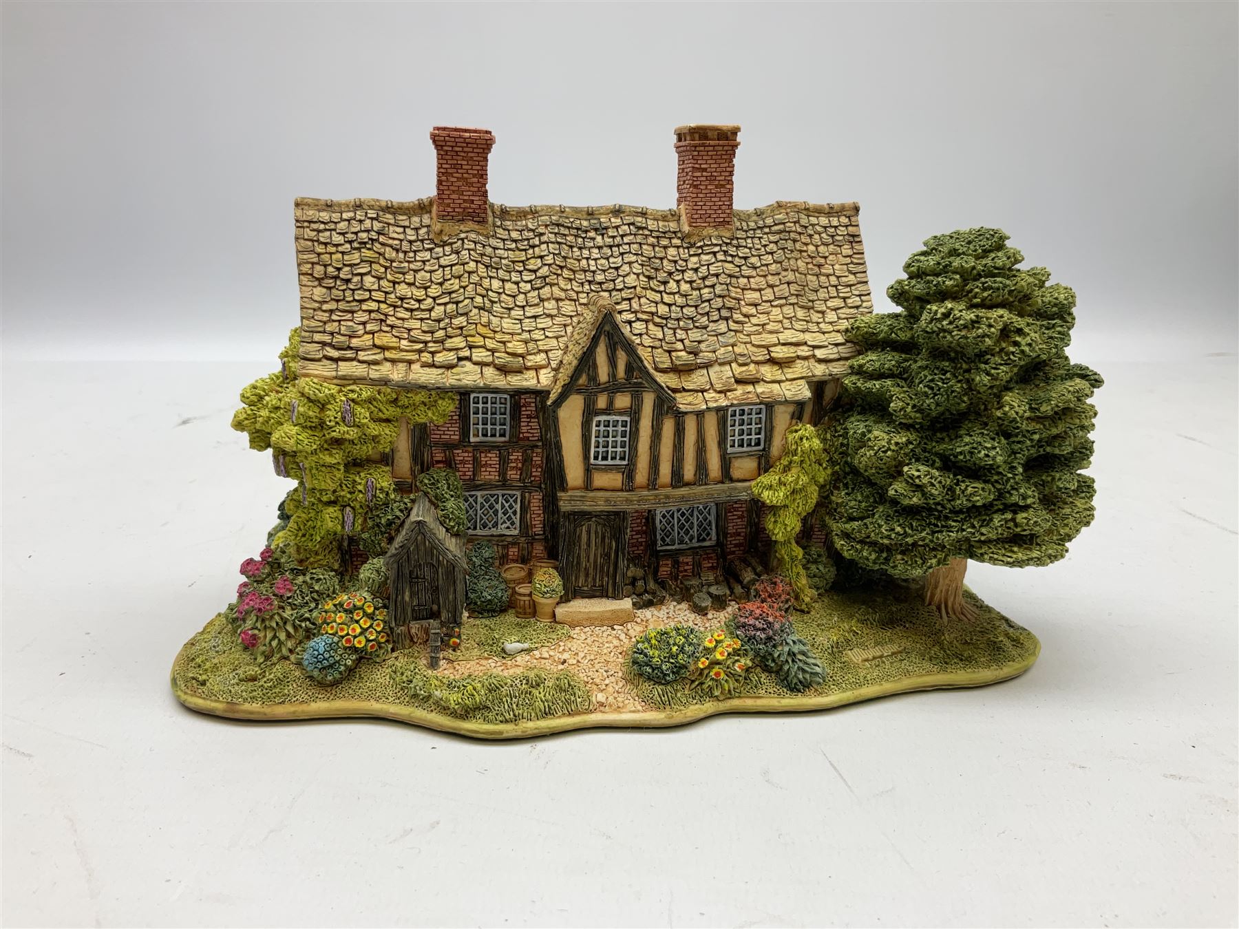 Large Lilliput Lane 'Bowbeams', in boxed with deeds