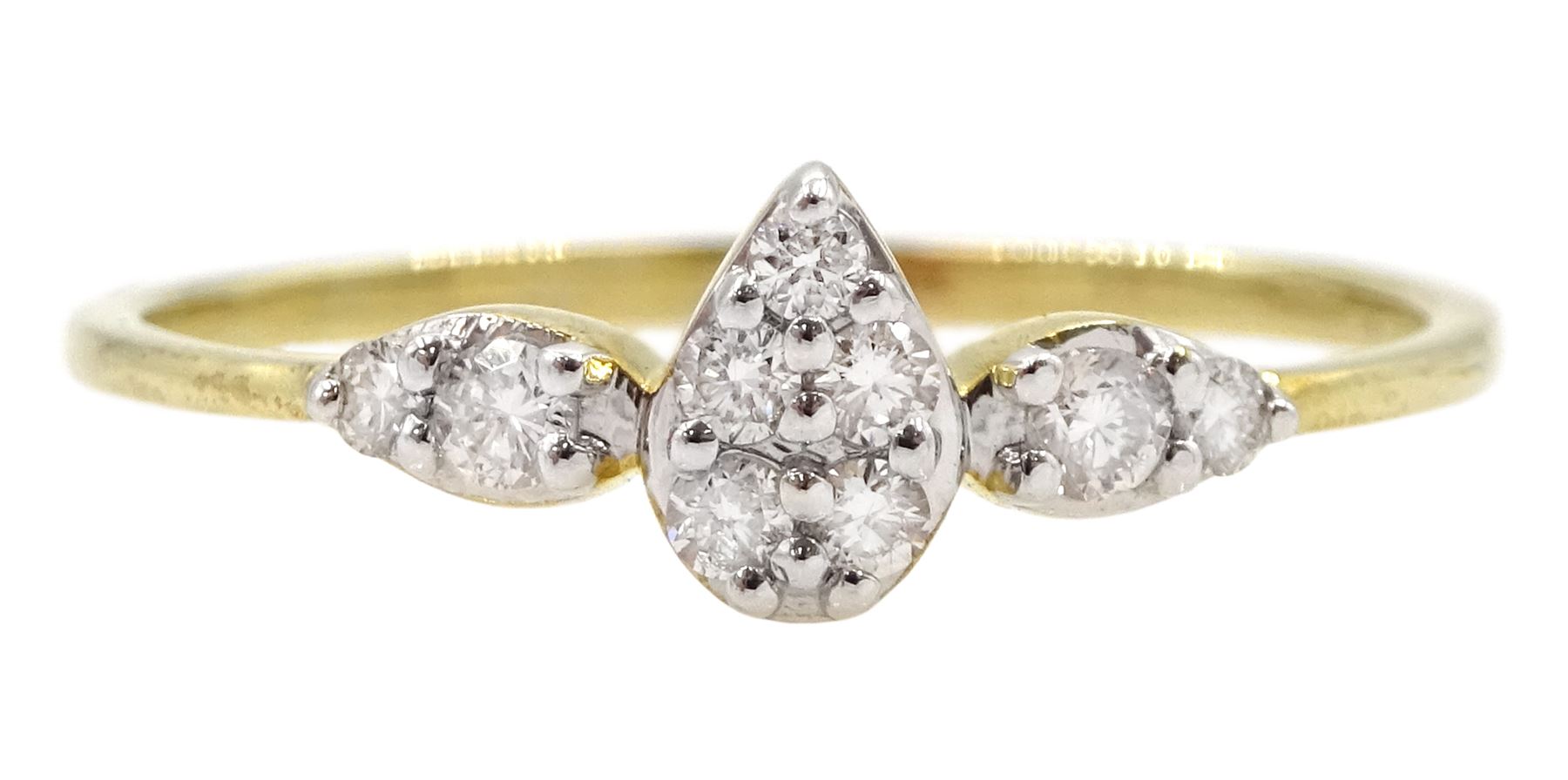 9ct gold round brilliant cut diamond cluster ring, hallmarked, total diamond weight approx 0.20 carat