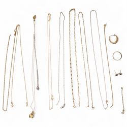 9ct gold jewellery, including pair of stone set stud earrings, single hoop earring, heart ...