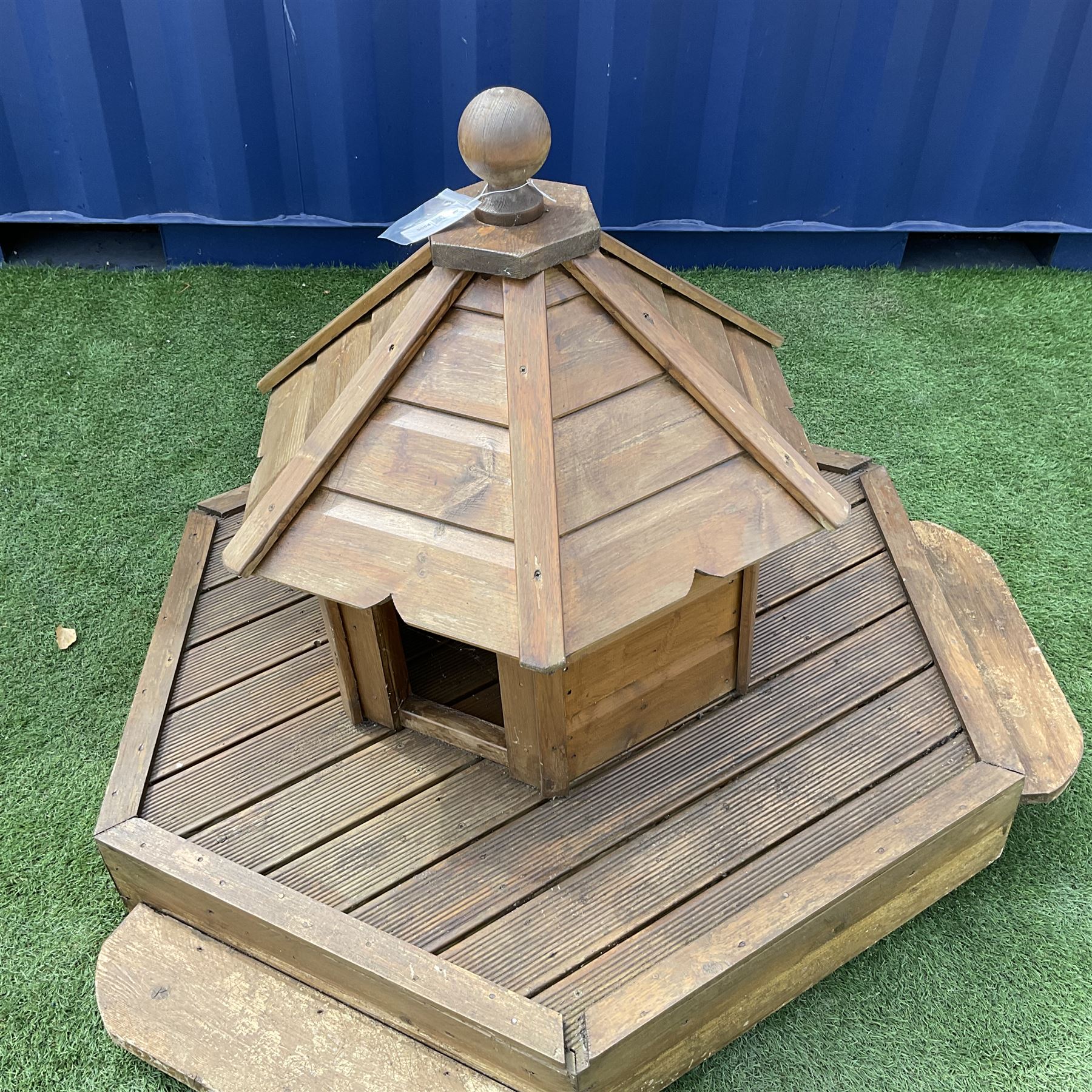 Large hexagonal pine floating pond duck house/nesting box - THIS LOT IS TO BE COLLECTED BY APPOINTMENT FROM DUGGLEBY STORAGE, GREAT HILL, EASTFIELD, SCARBOROUGH, YO11 3TX
