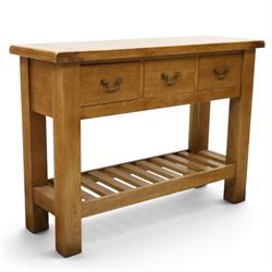 Contemporary golden ash and oak side table, rectangular top fitted with three drawers with swan-neck handles, on square supports united by slatted under-tier
