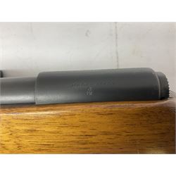 Italian Beretta .22 LR bolt-action or semi-automatic sporting rifle with 52cm barrel, 10-shot magazine and side safety No.10150 L98.5cm overall SECTION 1 FIRE-ARMS CERTIFICATE REQUIRED