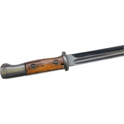  British 1903 pattern SMLE bayonet by Wilkinson London, marked 1903 Wilkinson London to the blade, in scabbard, with leather frog, together with German K98 bayonet with metal scabbard 