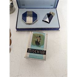 Vintage scent bottles and perfumes, including Roger & Gallet Jean Marie Farina, Nina Ricci L'Air du Temps, Avon Moonwind together with a boxed Bourjois compact etc