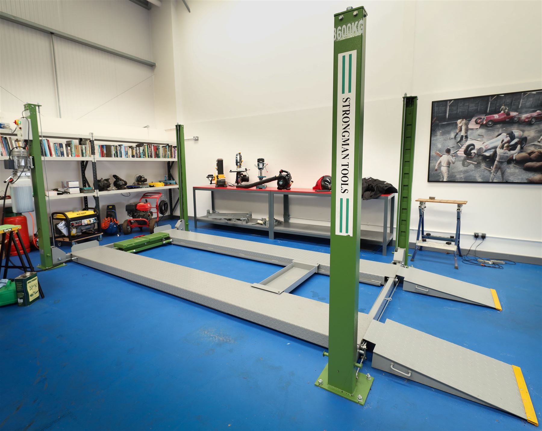Bonar Series four post parking lift, model SA4T36, electrically operated with control box and hydraulic power unit, rated capacity 3,600 kg, three-phase power