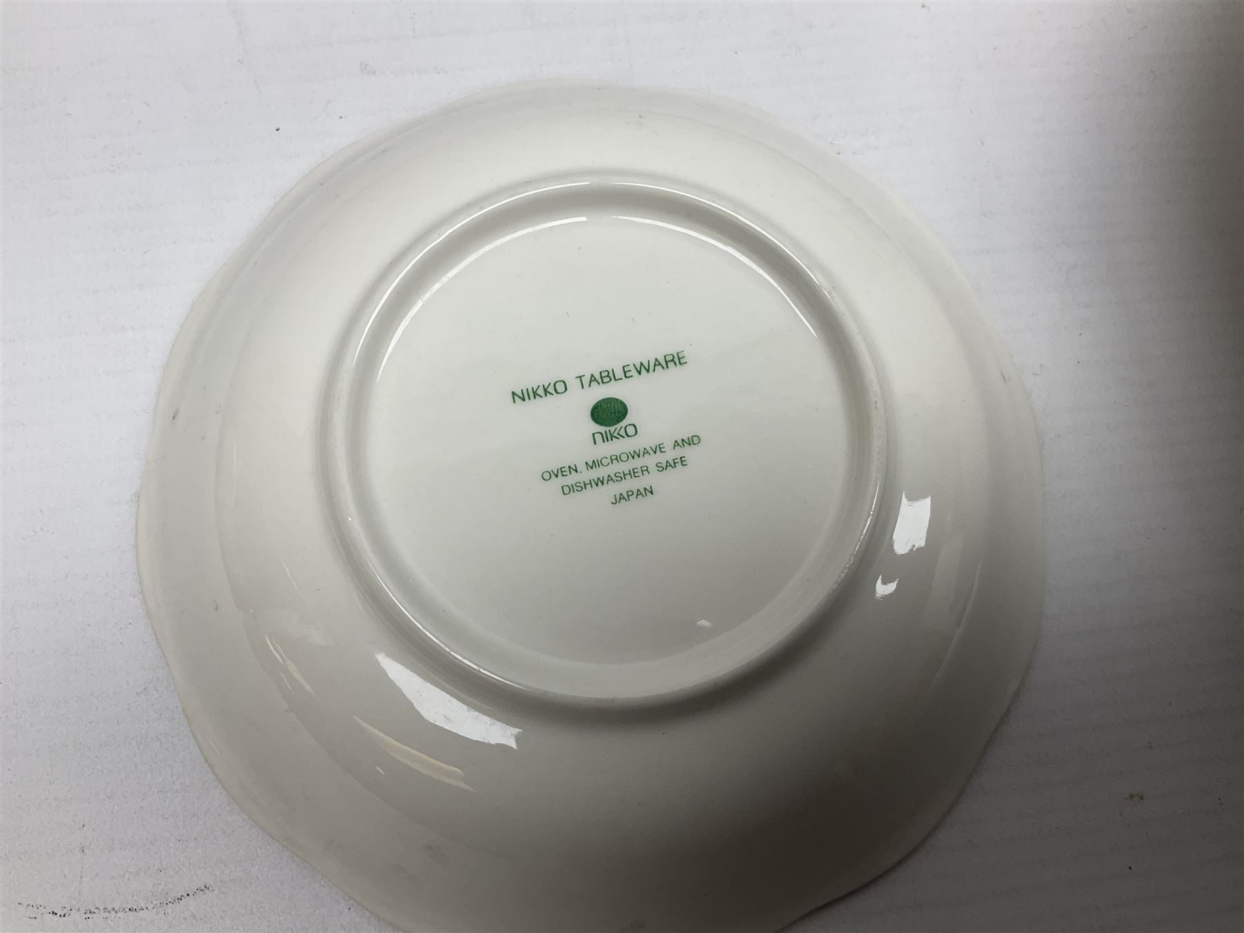 Royal Worcester Herbs oven dish, tray and bowl, together with Villeroy & Boch mugs, Royal Worcester coasters etc 