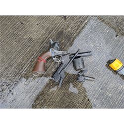 Modern Replica Models Japan non-firing copy of an 1851 Navy percussion cap revolver, .36 cal, boxed with paperwork, L31cm - Disposed 25.06.25 - Notified 24.07.25