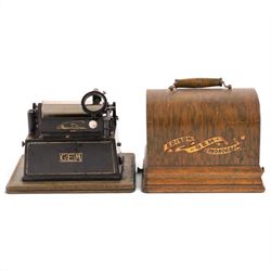 Early 20th century Edison GEM phonograph, in oak case, serial number G115232