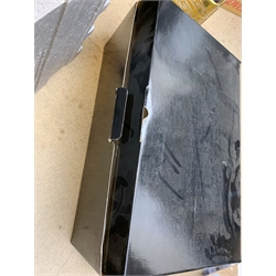 James Bond - Slideshow Collectibles limited edition 1:4 scale figure of Pierce Brosnan as 007, No 0529/1250, boxed with slipcase and outer packaging.