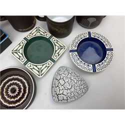 Hornsea pottery to include, tanglewood pattern vase, coastline pattern trinket dish, contract pattern tea and coffee pot, three muramic pattern dishes, etc
