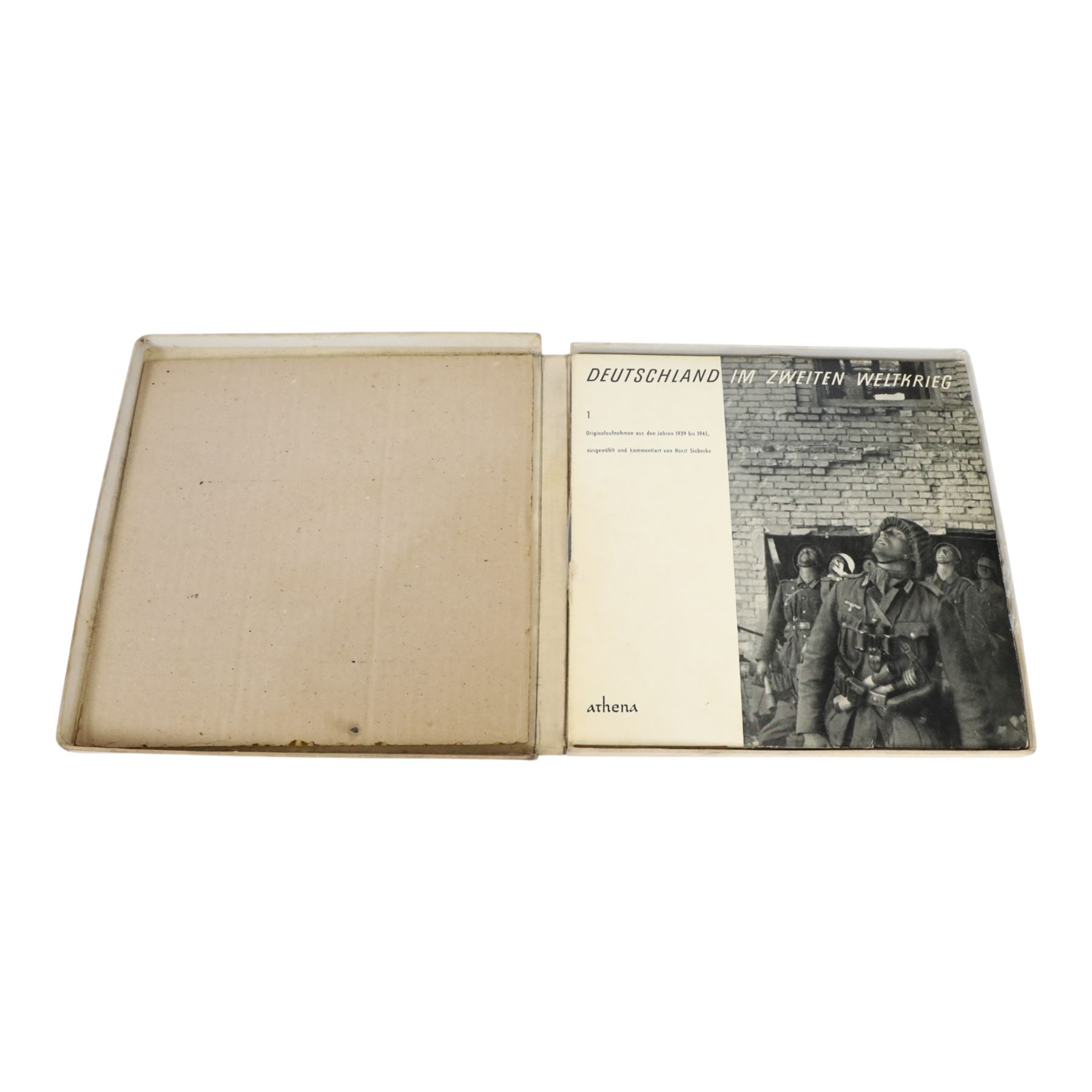 Collection of Third Reich German Ephemera, citations and certificates, photographs, an album of cigarette cards - Bilder Deutsche Geschichte, Deutschland Im Zweiten Weltkrieg, prints etc 