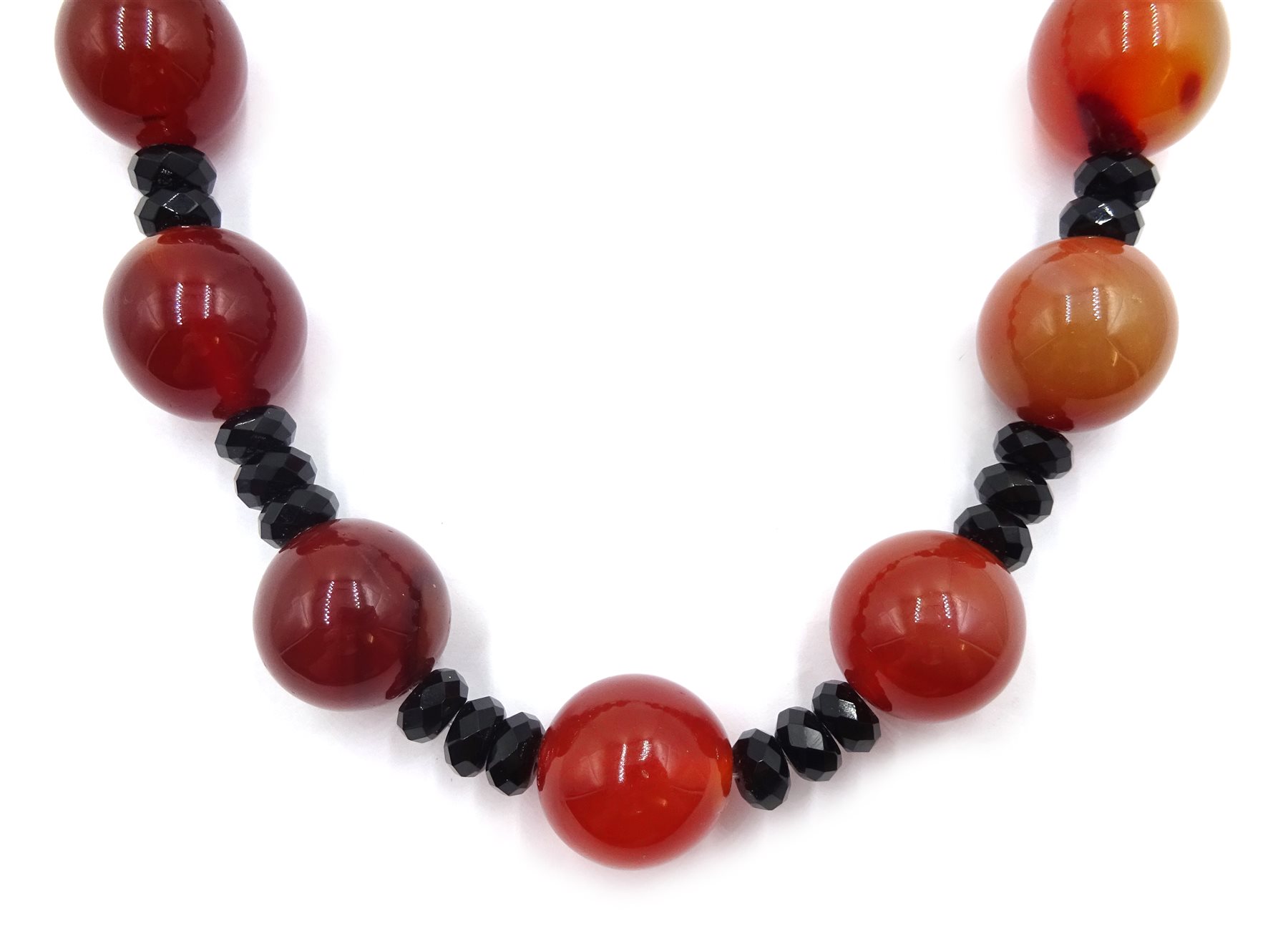 Large agate and onyx bead necklace, with 14ct gold clasp