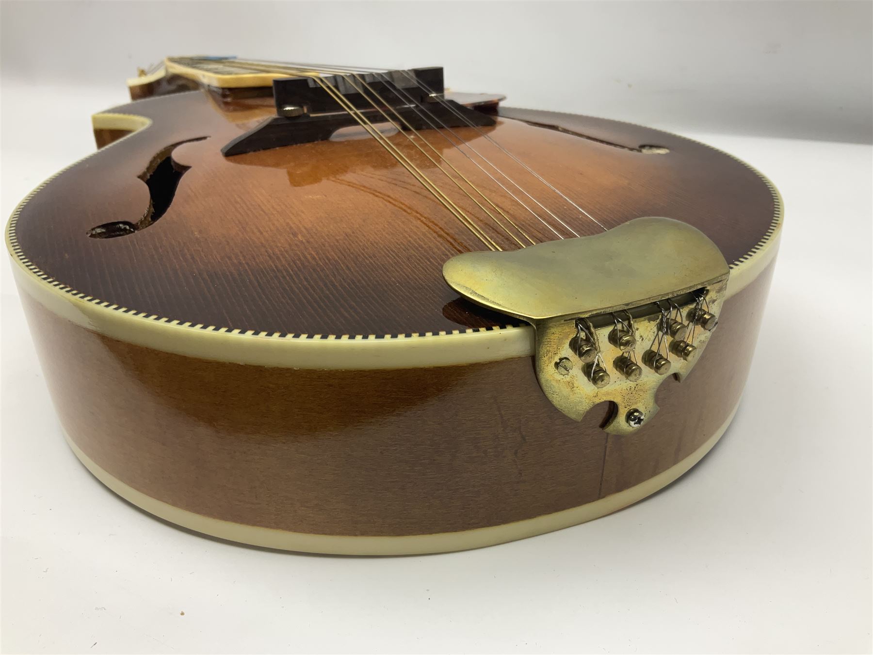 F-hole eight-string mandolin with one-piece maple back and ribs and spruce top L70cm