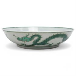 Chinese Guangxu period green and white bowl decorated with dragons on a scaled ground, character mark to base D18.5cm
