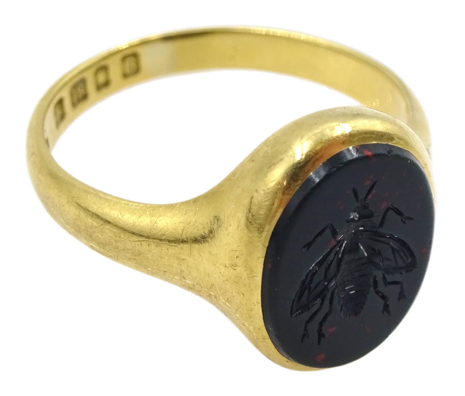 18ct gold seal ring, with bloodstone intaglio depicting a fly, Birmingham 1937