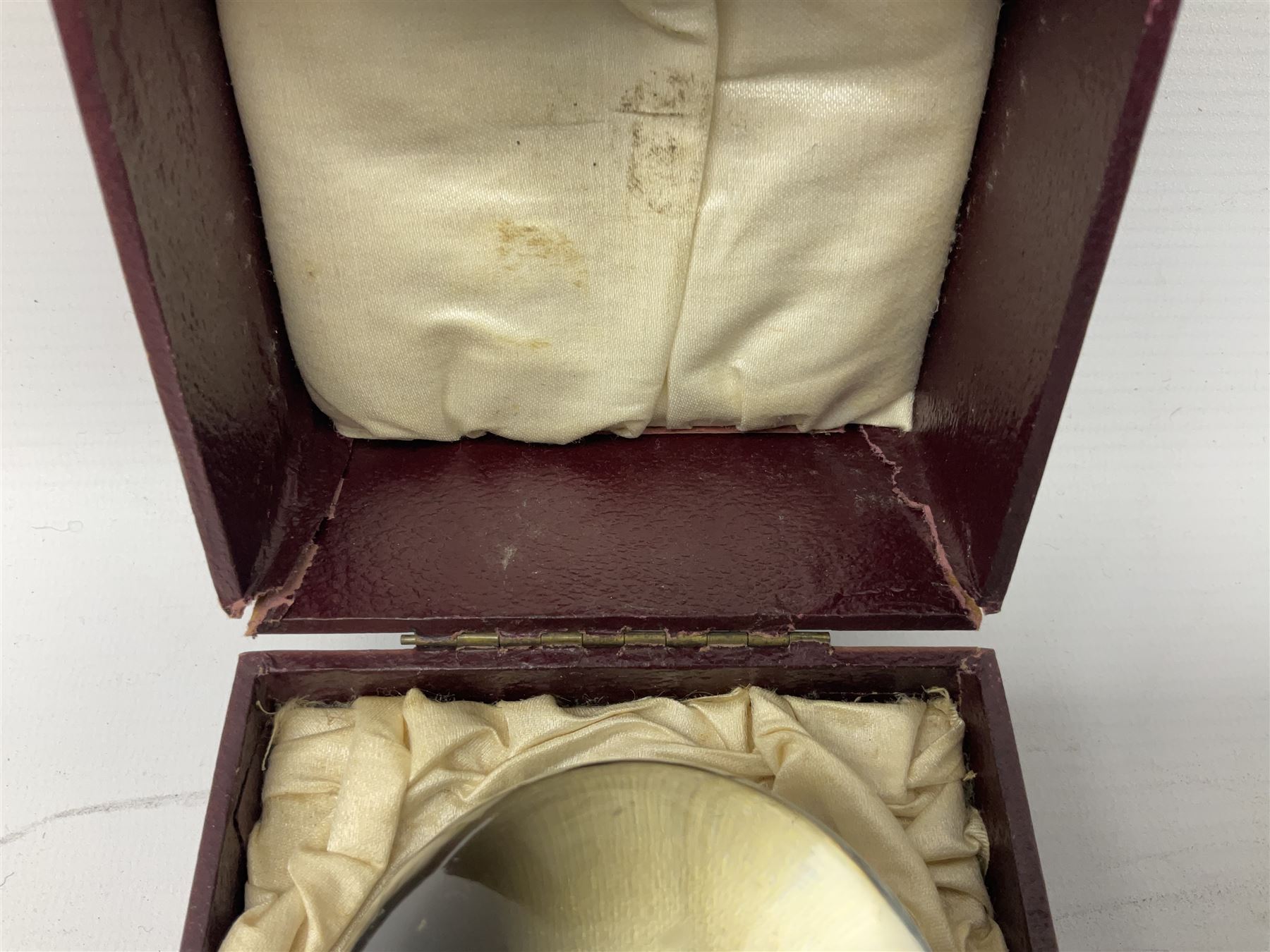 Victorian crystal ball, in a fitted case, D8cm