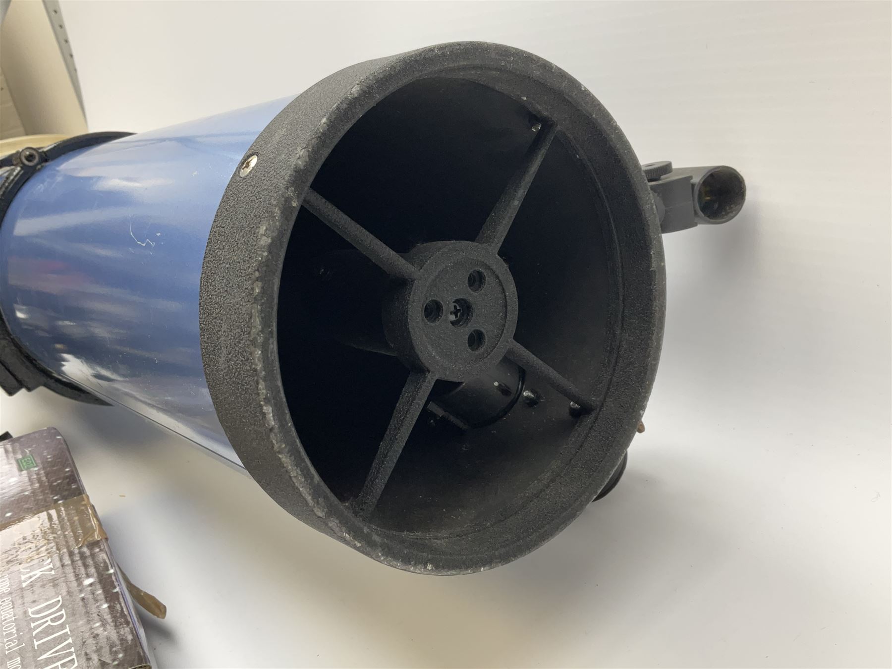 A Sky Watcher telescope D=130mm, F=900mm.