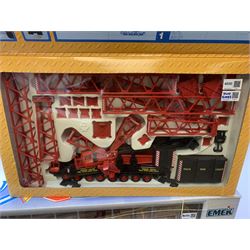 Emek 1;25 scale Scania T Timber Truck and Trailer No.70405; and Cararama Construction Series Heavy Duty Crane; both boxed (2)