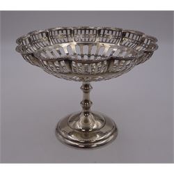 1920s silver pedestal dish, of circular form, with lobed rim and pierced bowl, upon circular domed foot, hallmarked Synyer & Beddoes, Birmingham 1920