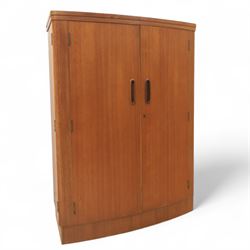 Turnbridge of London - Mid 20th century teak cocktail cabinet, with fold out top extending...
