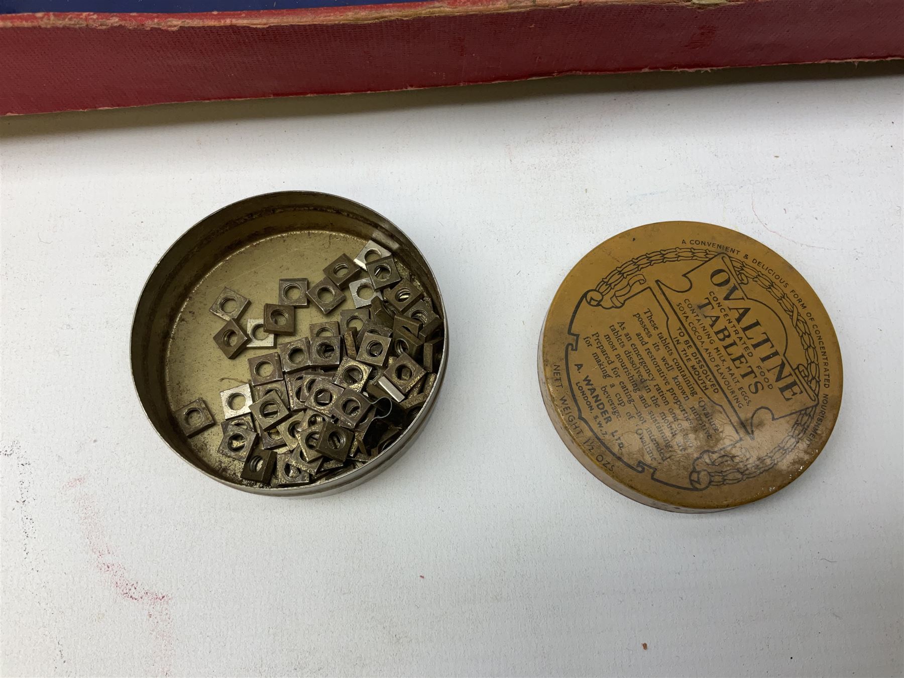 Pre-war Hornby No 5 clockwork Speedboat 'Viking', in green and cream in original box; and Meccano No.4 set box containing various sections in blue, gold and red and instruction manual (2)