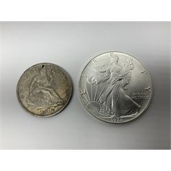 United States of America coinage, including 1876S half dollar (holed), various quarter dollars, 1986 one ounce fine silver dollar, 1988 uncirculated coin set etc