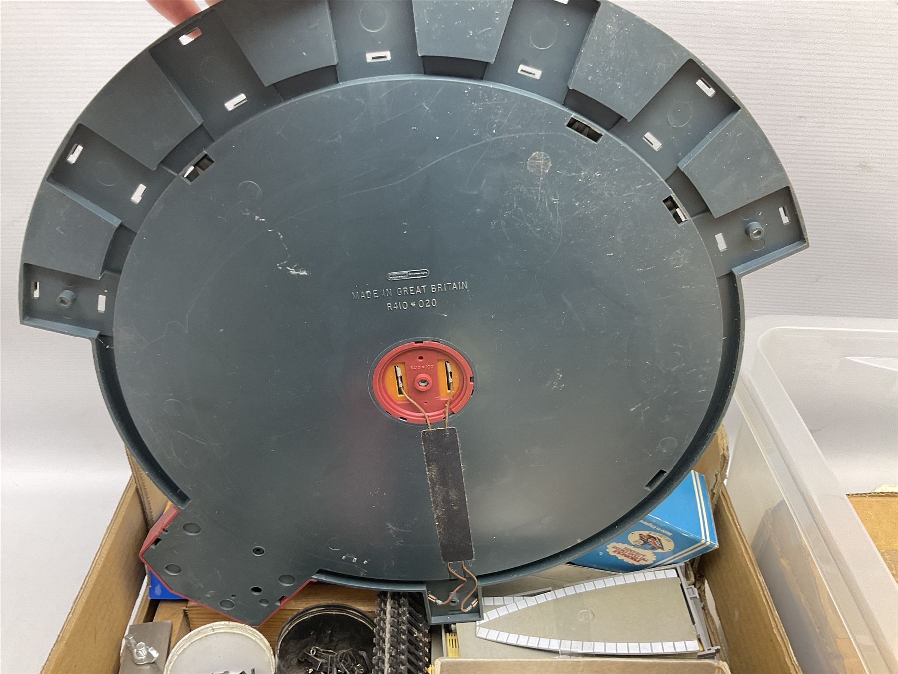 '00' gauge - Hornby Thomas the Tank Engine 0-6-0 locomotive No.1, boxed; electric turntable; various trackside accessories and spare parts; and six Marshall and other power controllers.