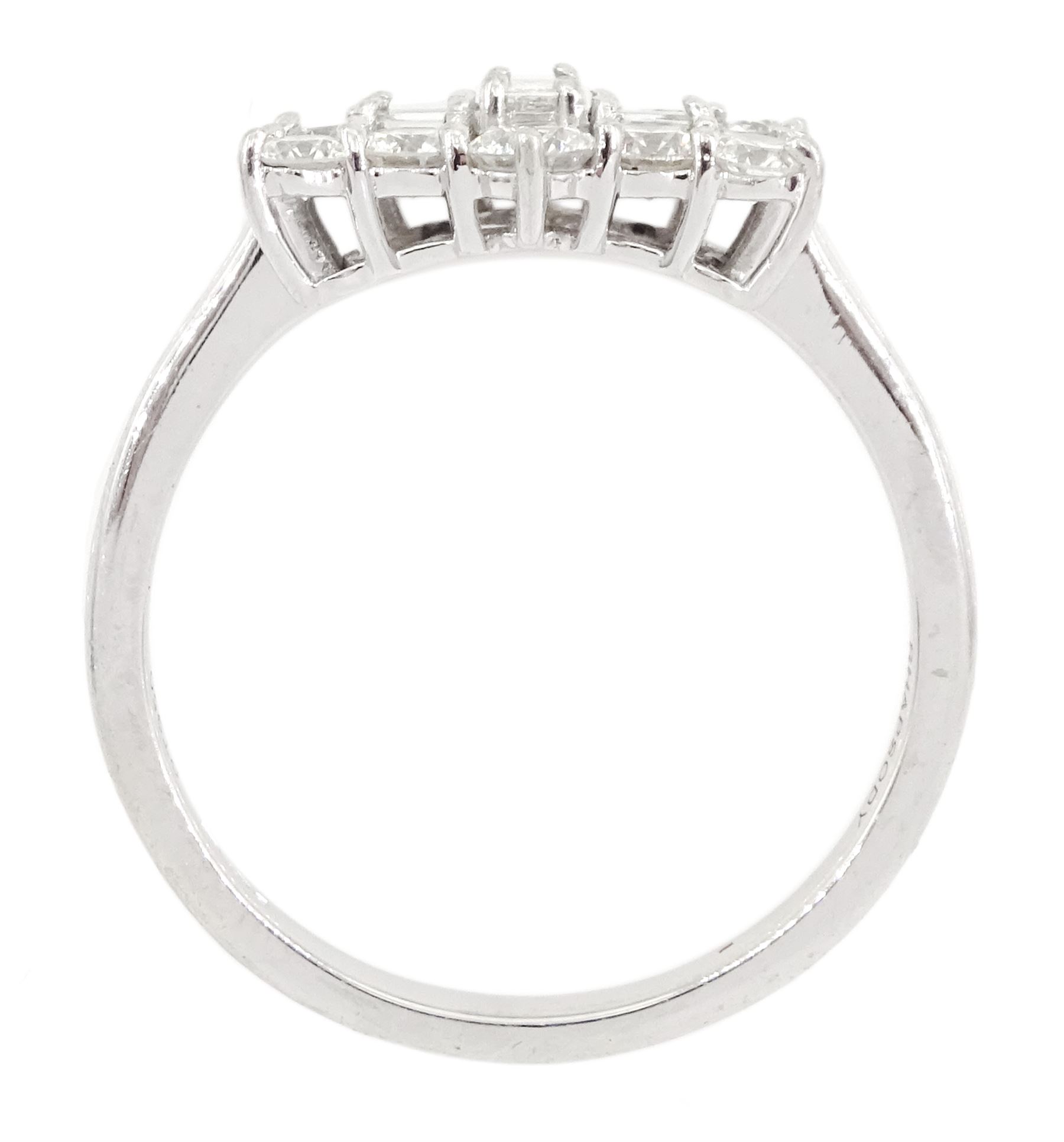Platinum round brilliant cut and baguette cut diamond cluster ring, hallmarked, total diamond weight approx 1.00 carat