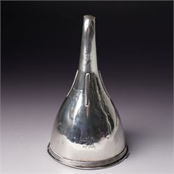 George III silver wine funnel engraved with a monogram L13cm London 1794 Maker Henry Chawner