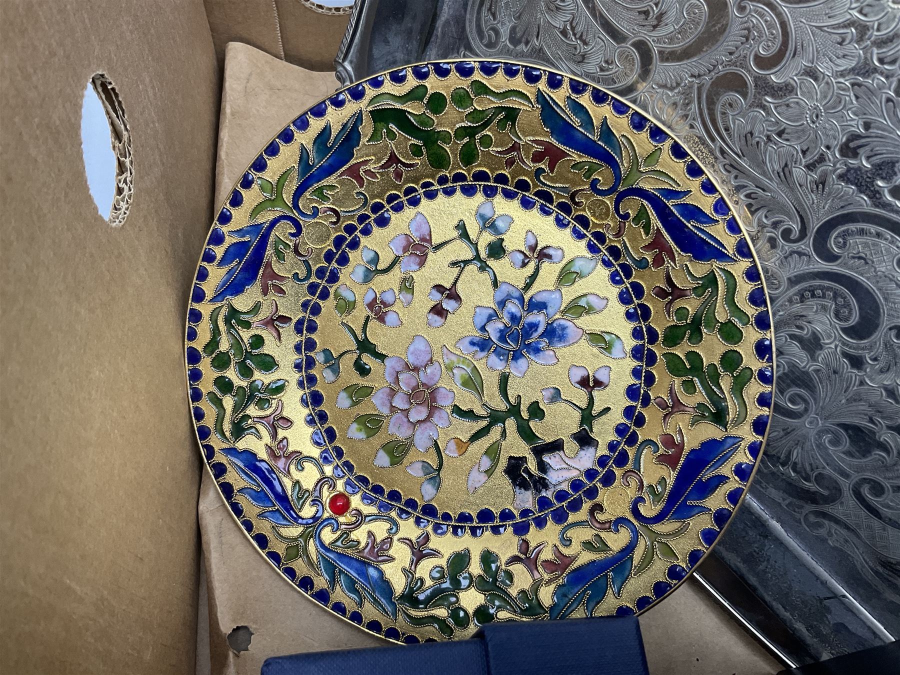 Boxed set of Banda carpet bowls, two boxed sets of Stuart glasses, Murano art glass bowl, cloisonné plate decorated with flowers upon gilt ground, silver plate and other metalware etc