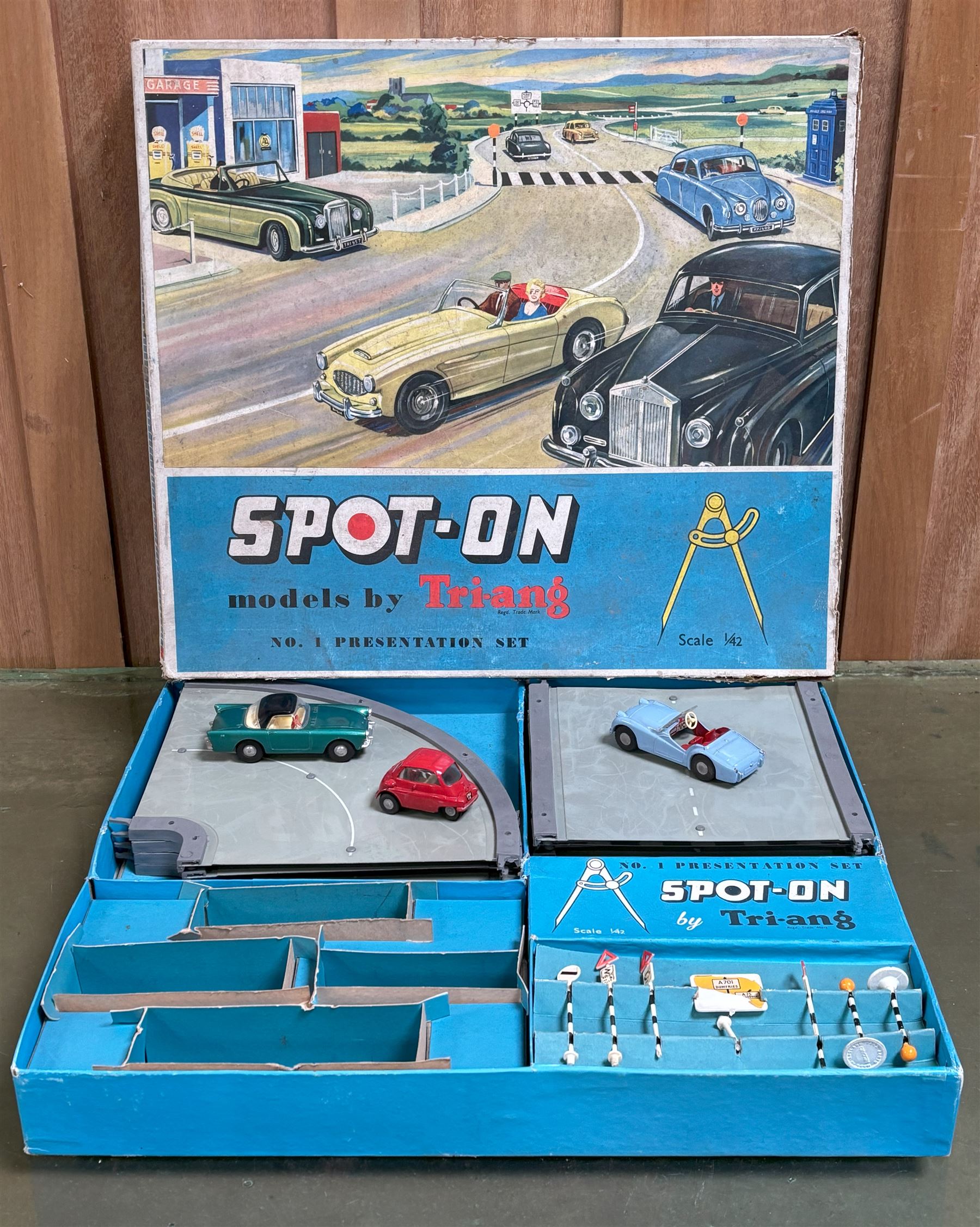 Near complete Triang Spot-On No.1 presentation set.  - COLLECTION BY APPOINTMENT FROM: The White House, Thirsk Road, Easingwold, York, YO61 3NF - CALL 01723 507111 TO ARRANGE