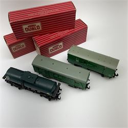 Hornby Dublo - 4685 Caustic Liquor Bogie Wagon; 4316 Horse Box (SR) with horse; and 4323 S.R. 4-Wheeled Utility Van; all boxed