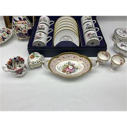 Copeland Spode tureen and platter, in peacock pattern, together with Herend Hungary trinket box and cover, Copeland vase and other ceramics 