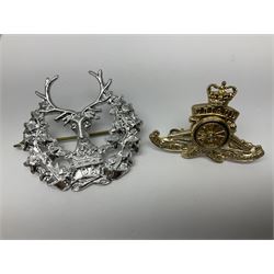 Military badges - approximately eighty predominantly staybrite glengarry, cap and collar badges and small quantity of plastic badges